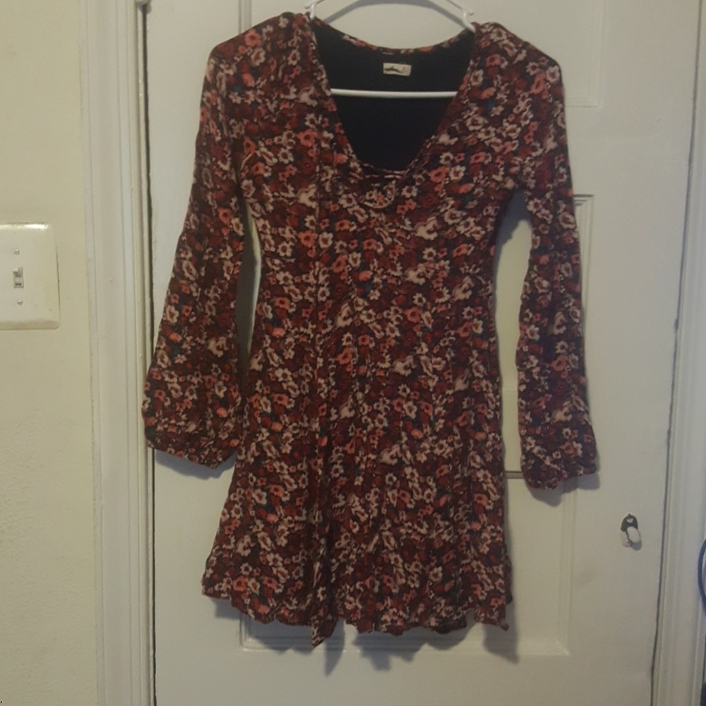 HOLLISTER FLOWER DRESS